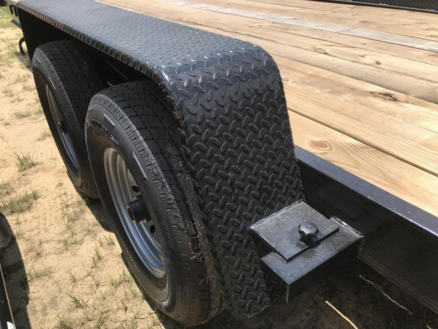 New 2022 DOWN 2 EARTH TRAILERS  82 X 20' TA 14k Tilt Trailer