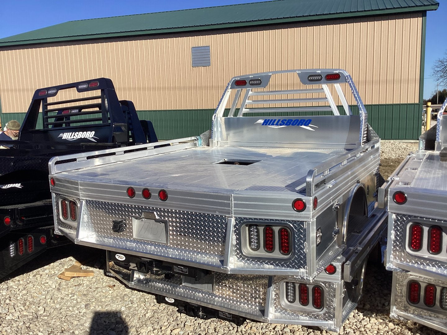 New 2025 Hillsboro 4000 Series Fits Dually, Cab N Chassis Trucks