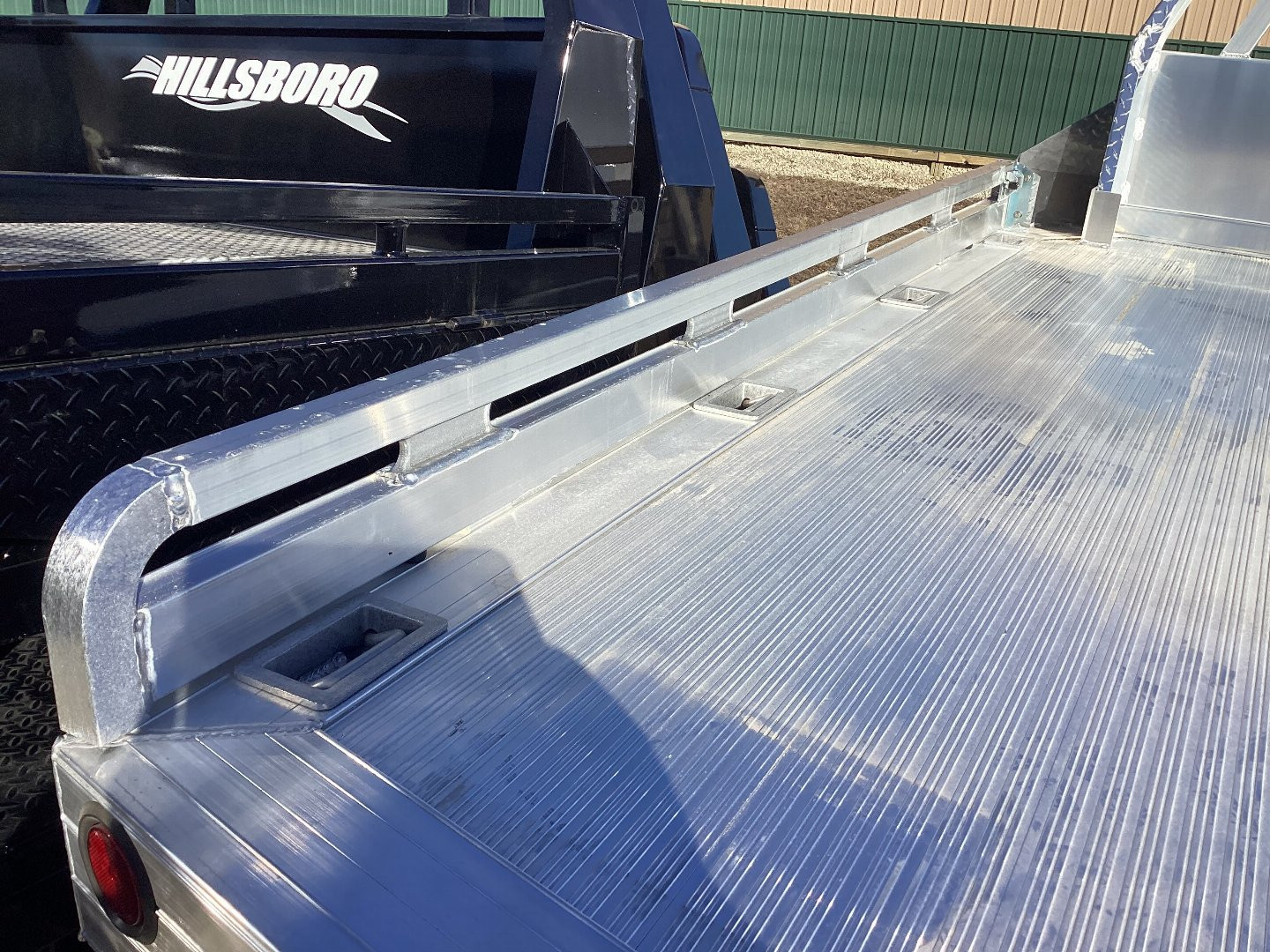 New 2025 Hillsboro 4000 Series Fits Dually, Cab N Chassis Trucks