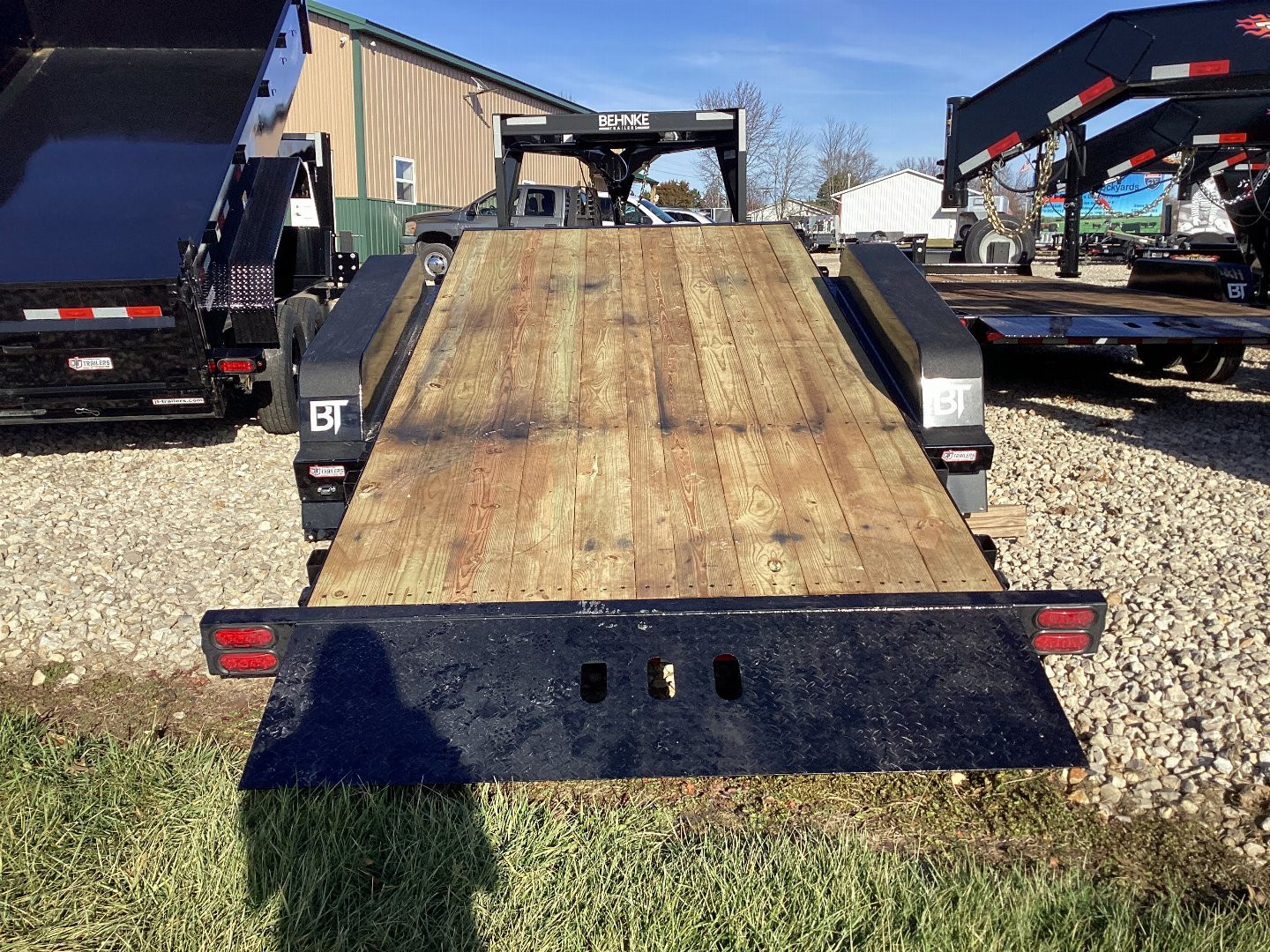 New 2025 Behnke 16+6 HD Commercial Gooseneck Gravity Tilt, 16K