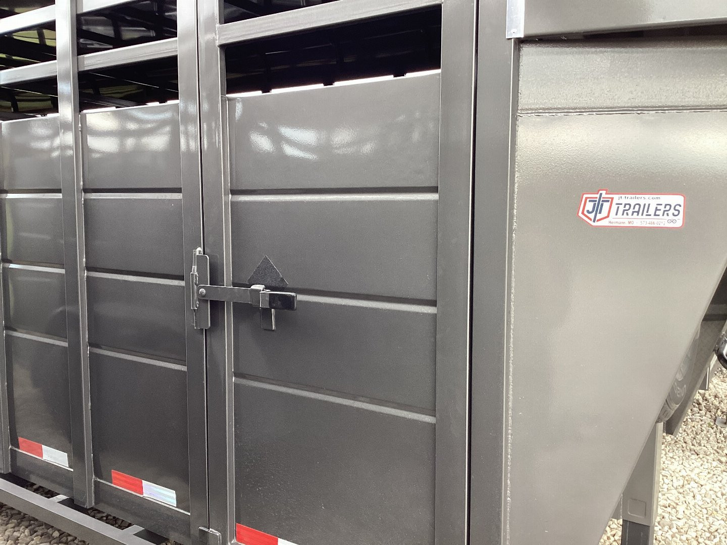 New 2025 S&S 6'8x6'6"x20' Gooseneck Livestock Trailer, 14k