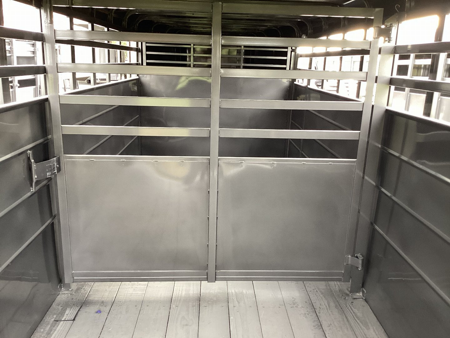 New 2025 S&S 6'8x6'6"x20' Gooseneck Livestock Trailer, 14k