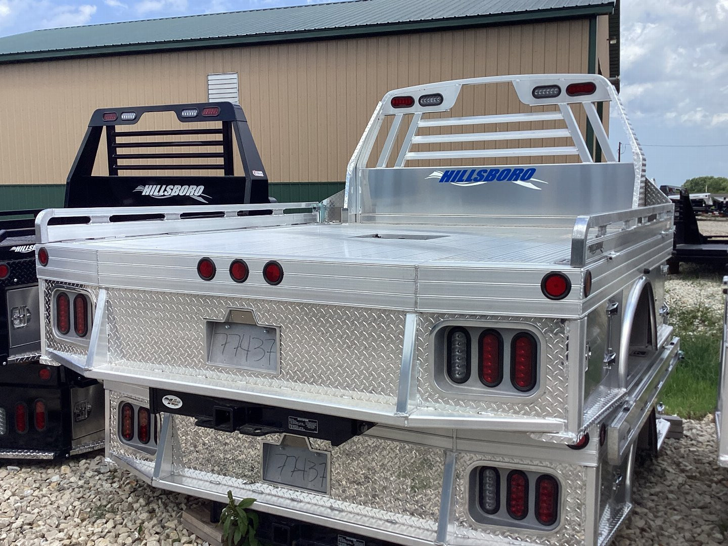 New 2025 Hillsboro 4000 Series Fits Dually, Longbed Trucks