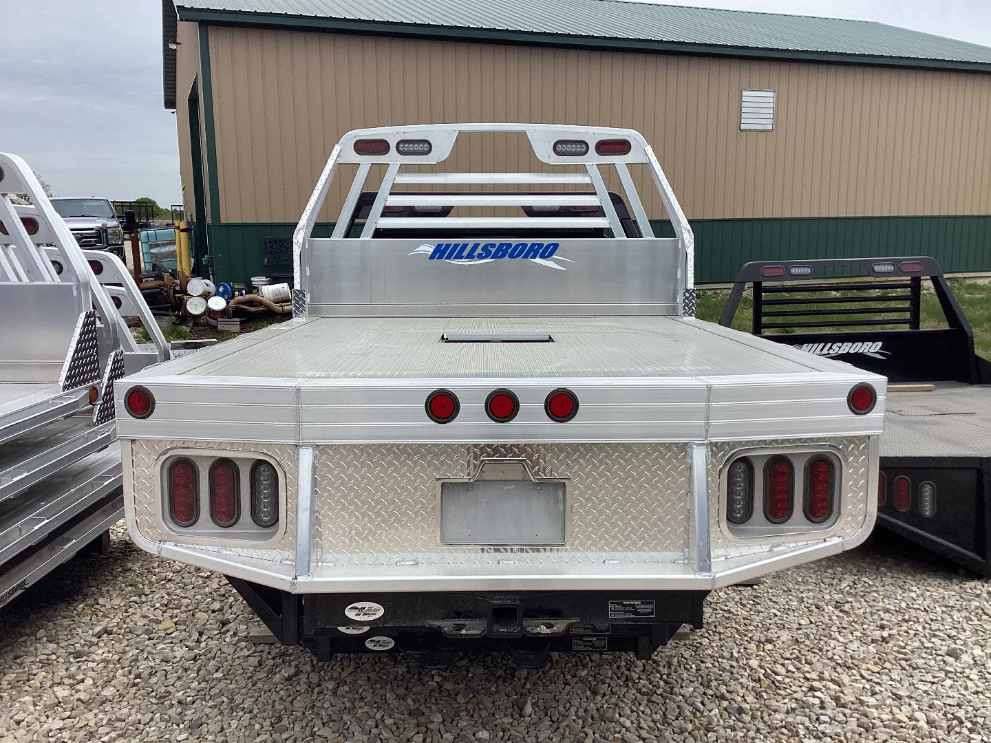 New 2024 Hillsboro 2500 Series Truck Bed Fits, Single wheel, Long bed Trucks