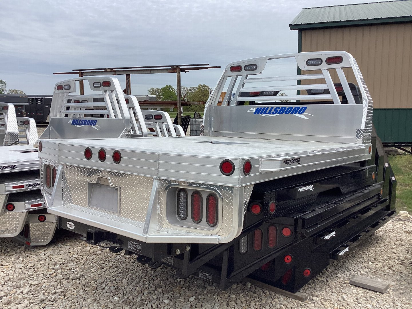 New 2024 Hillsboro 2500 Series Truck Bed Fits, Single wheel, Long bed Trucks