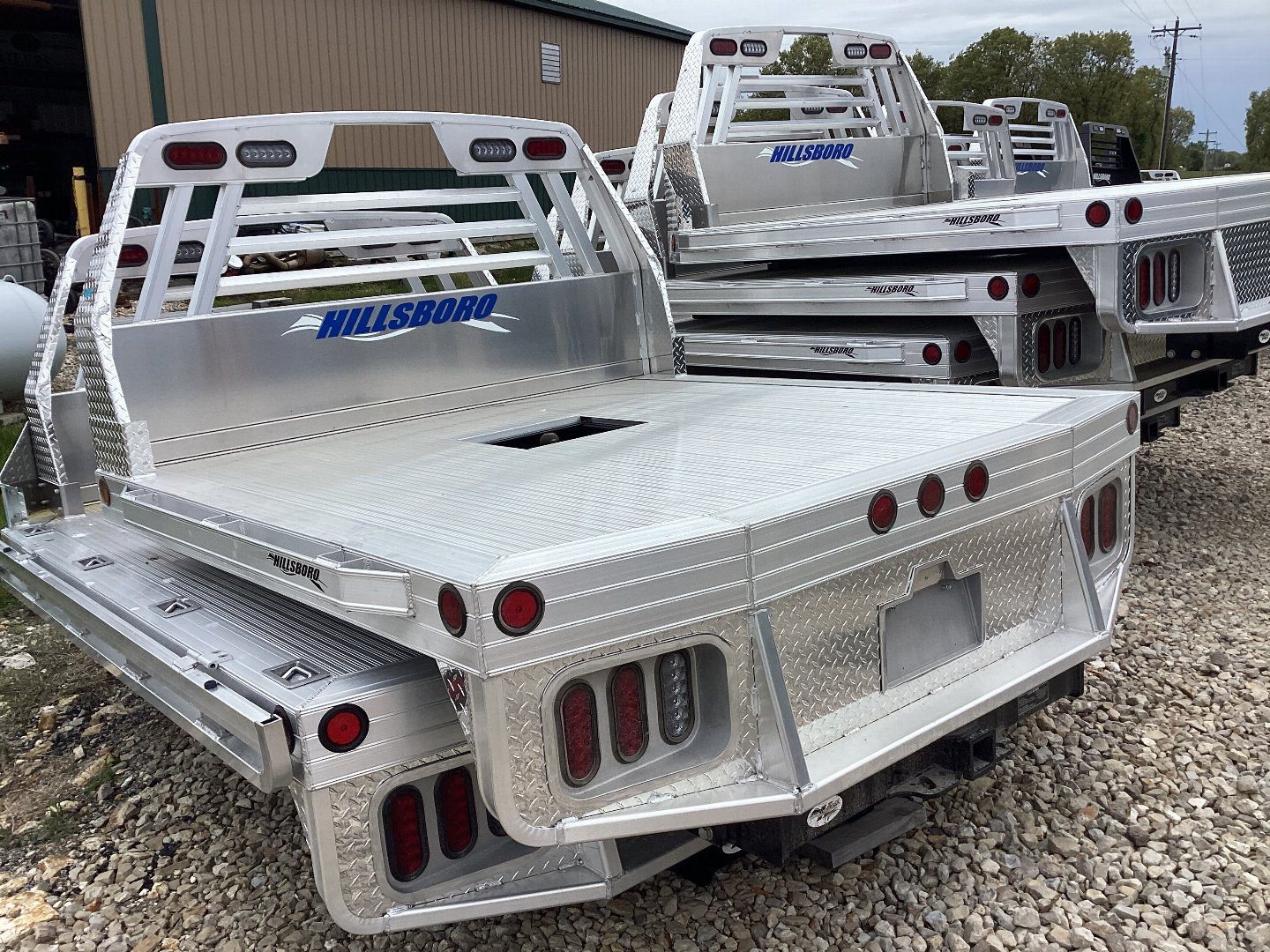 New 2025 Hillsboro 2500 Series Truck Bed Fits, Single wheel, Short bed Trucks