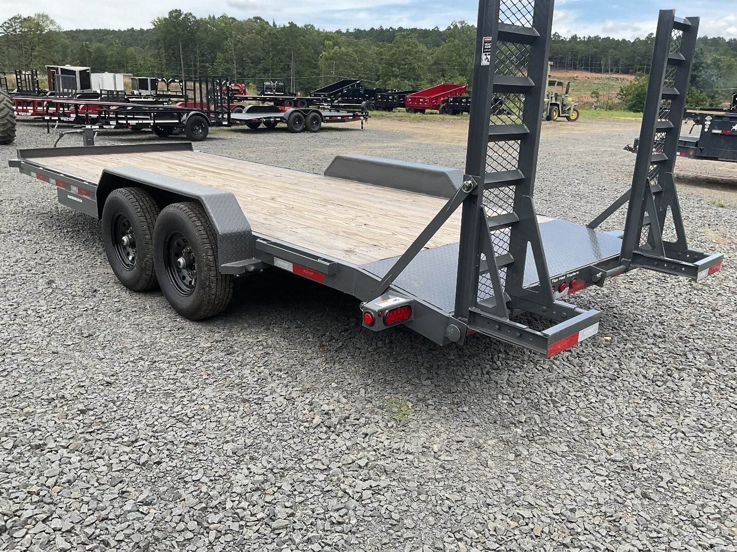 New 2024 Top Hat Trailers Equipment 83x20 14k GVWR 5' Stand Up Ramps ...