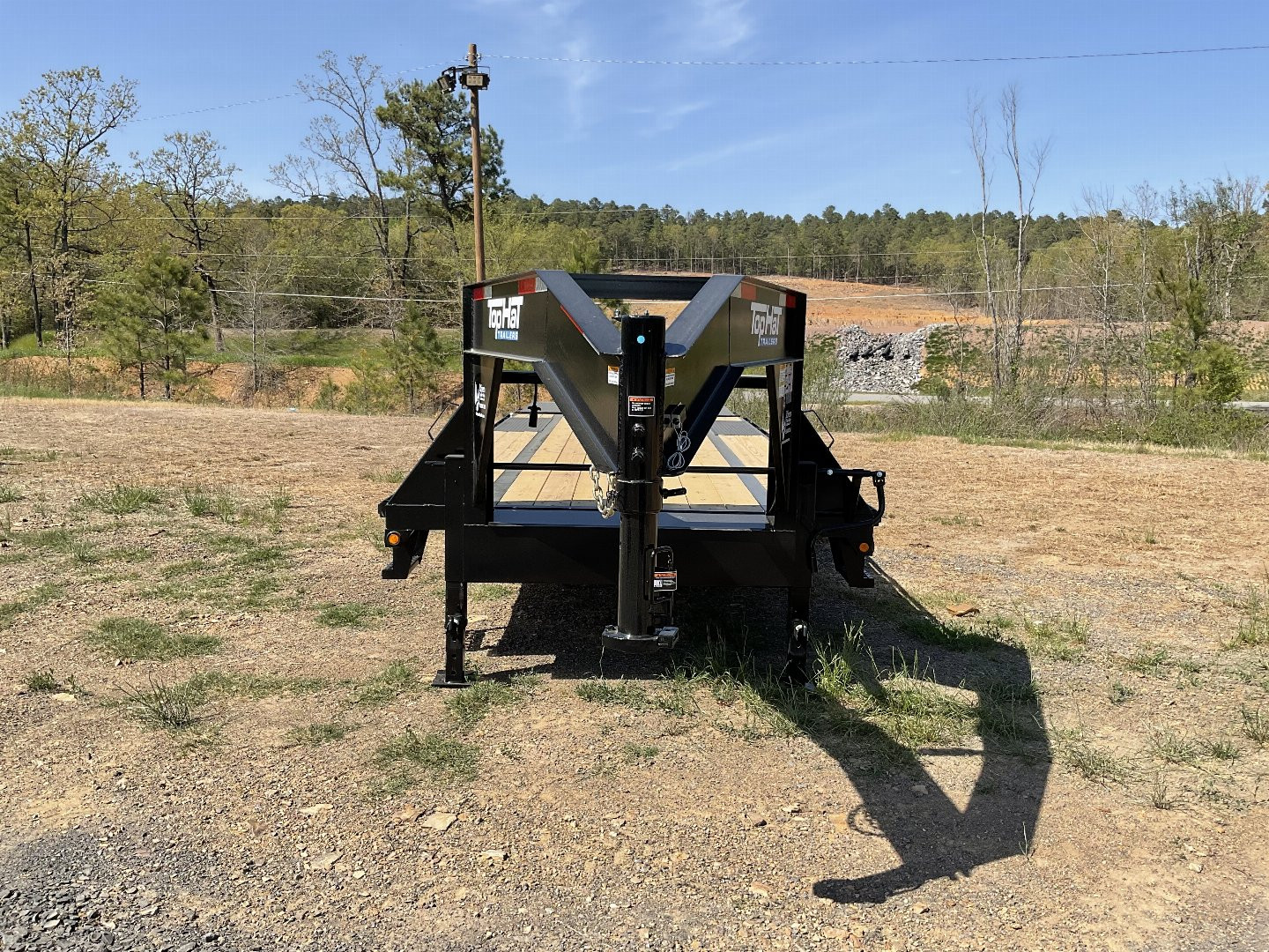 New 2024 Top Hat Trailers Gooseneck 20+5 15,900 GVWR with Jumbo Ramps ...