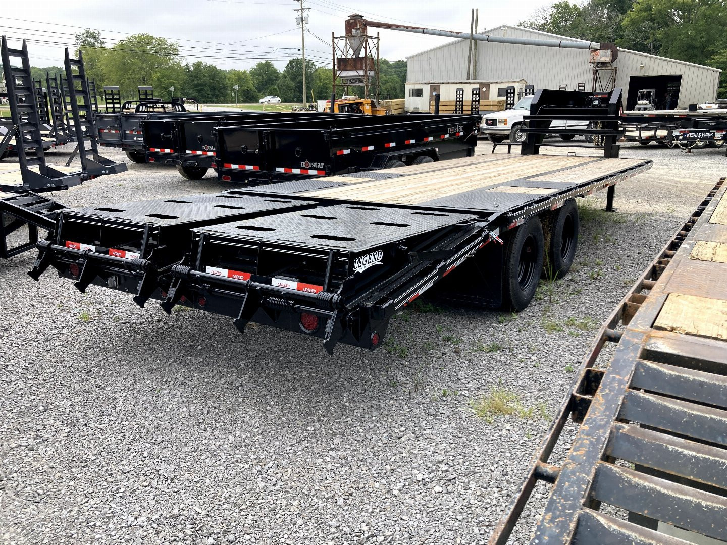 New 2025 LEGEND TRAILERS 10225DTF Deckover Trailer