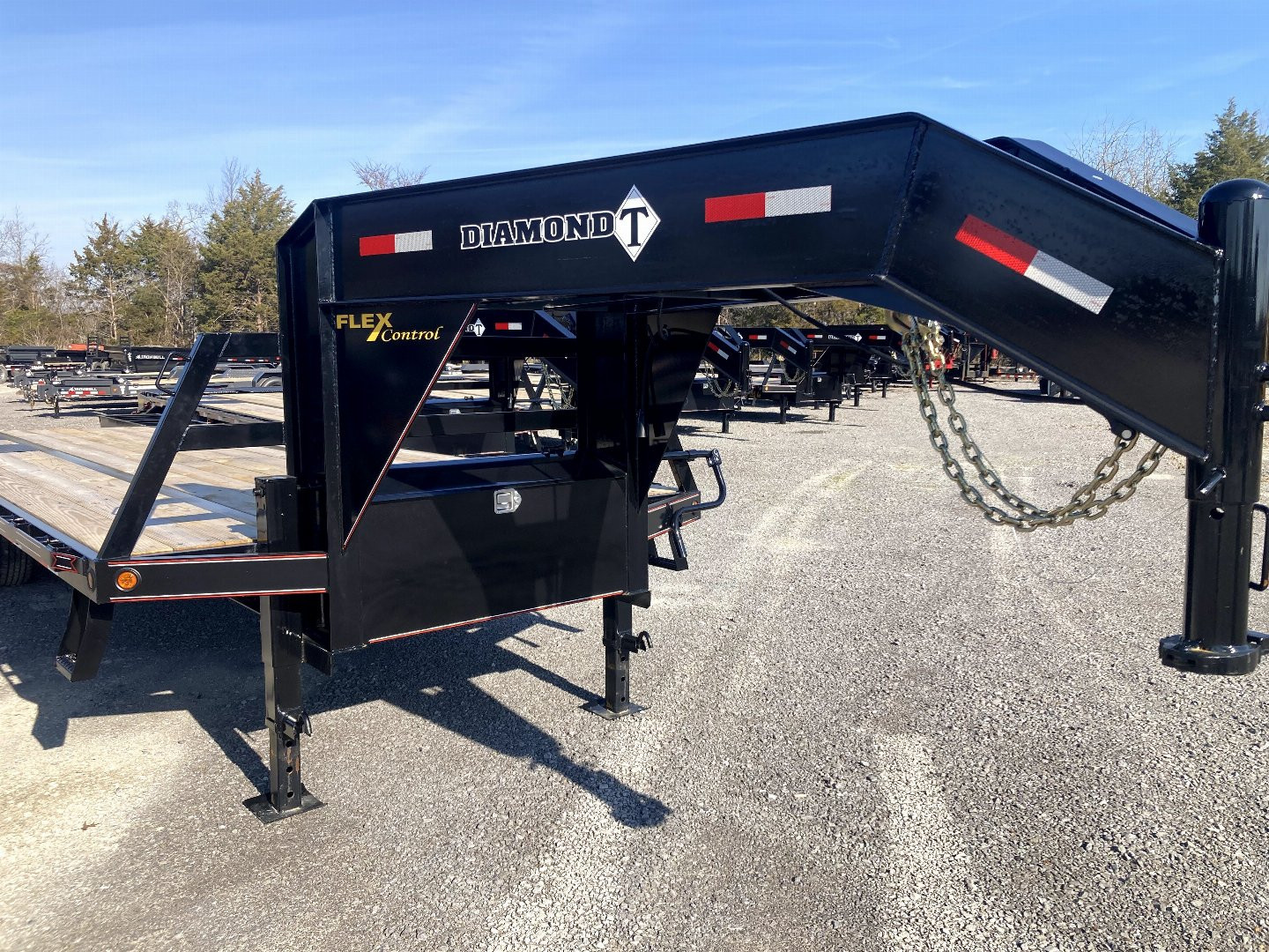 New 2025 DIAMOND T TRAILERS 10230DTF Deckover Trailer