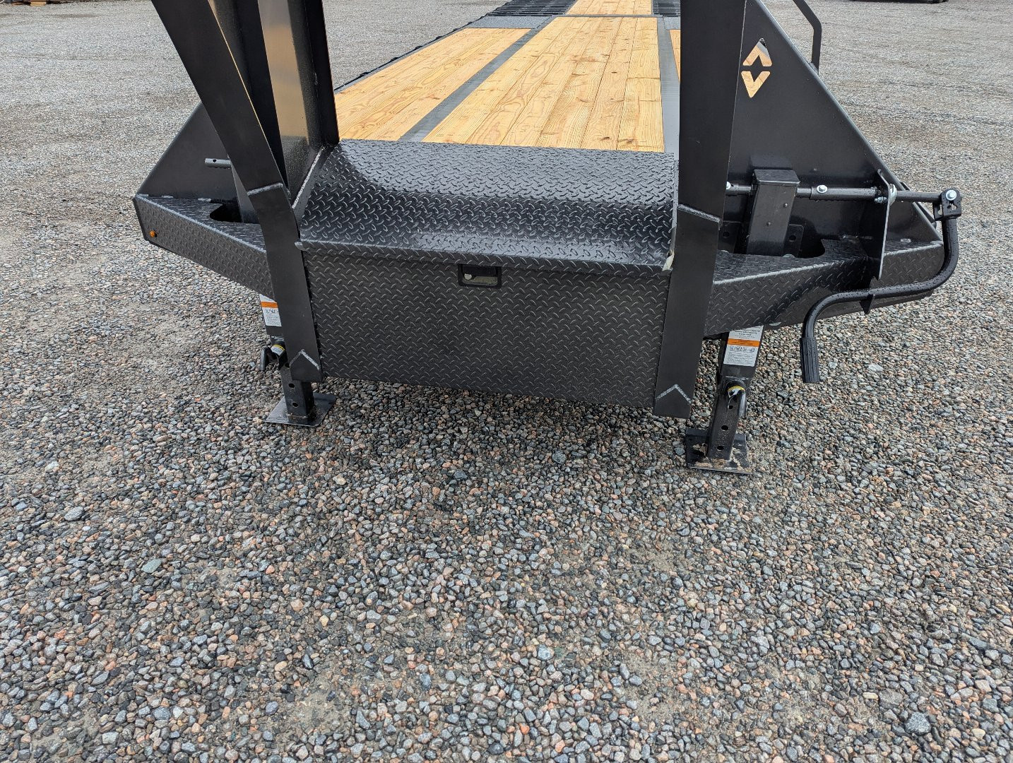 New 2025 Diamond C FMAX 210 32' Tandem Dual Wheel Gooseneck Trailer w/ Hydraulic Dovetail 25000 GVWR