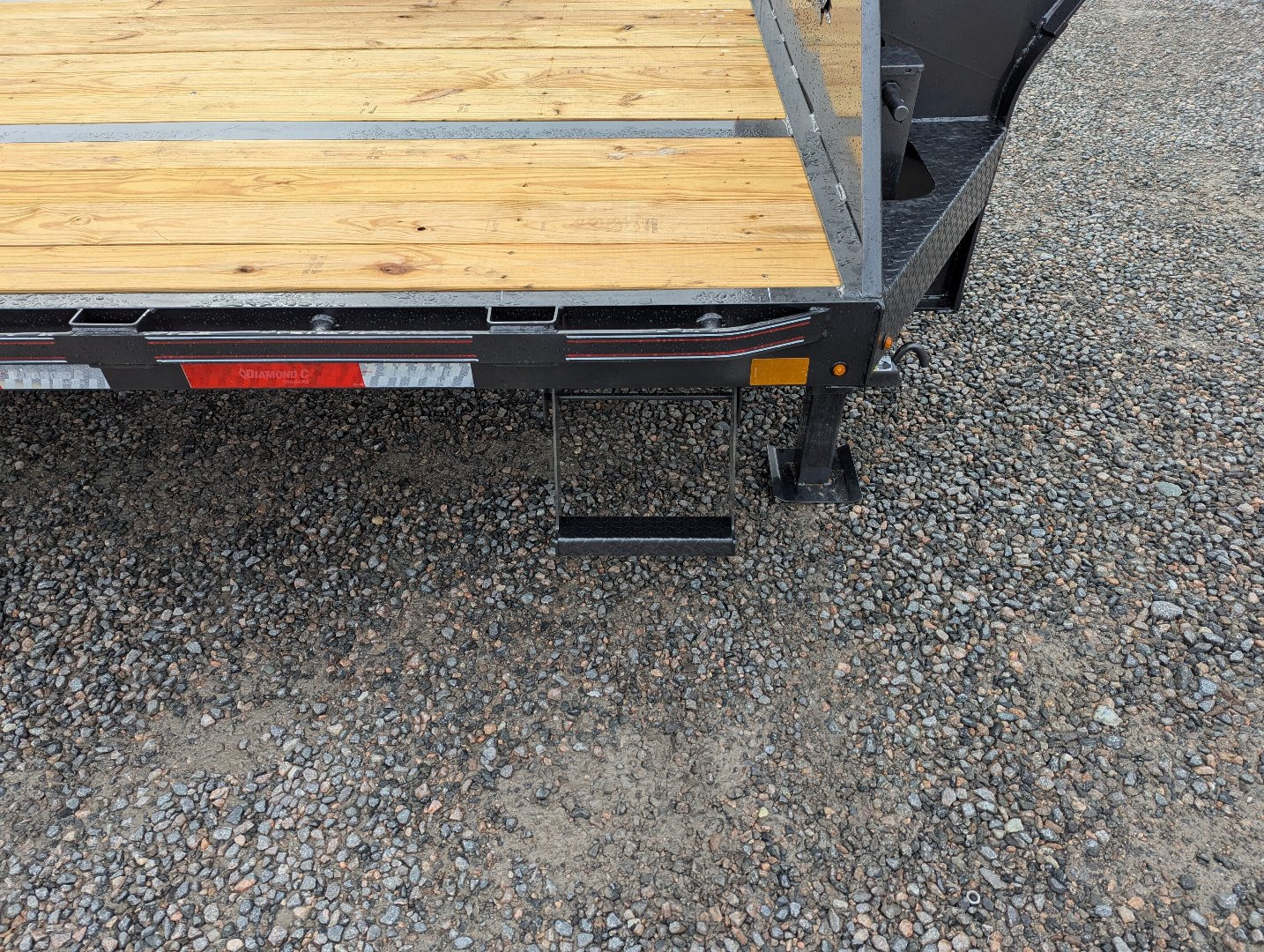 New 2025 Diamond C FMAX 210 32' Tandem Dual Wheel Gooseneck Trailer w/ Hydraulic Dovetail 25000 GVWR
