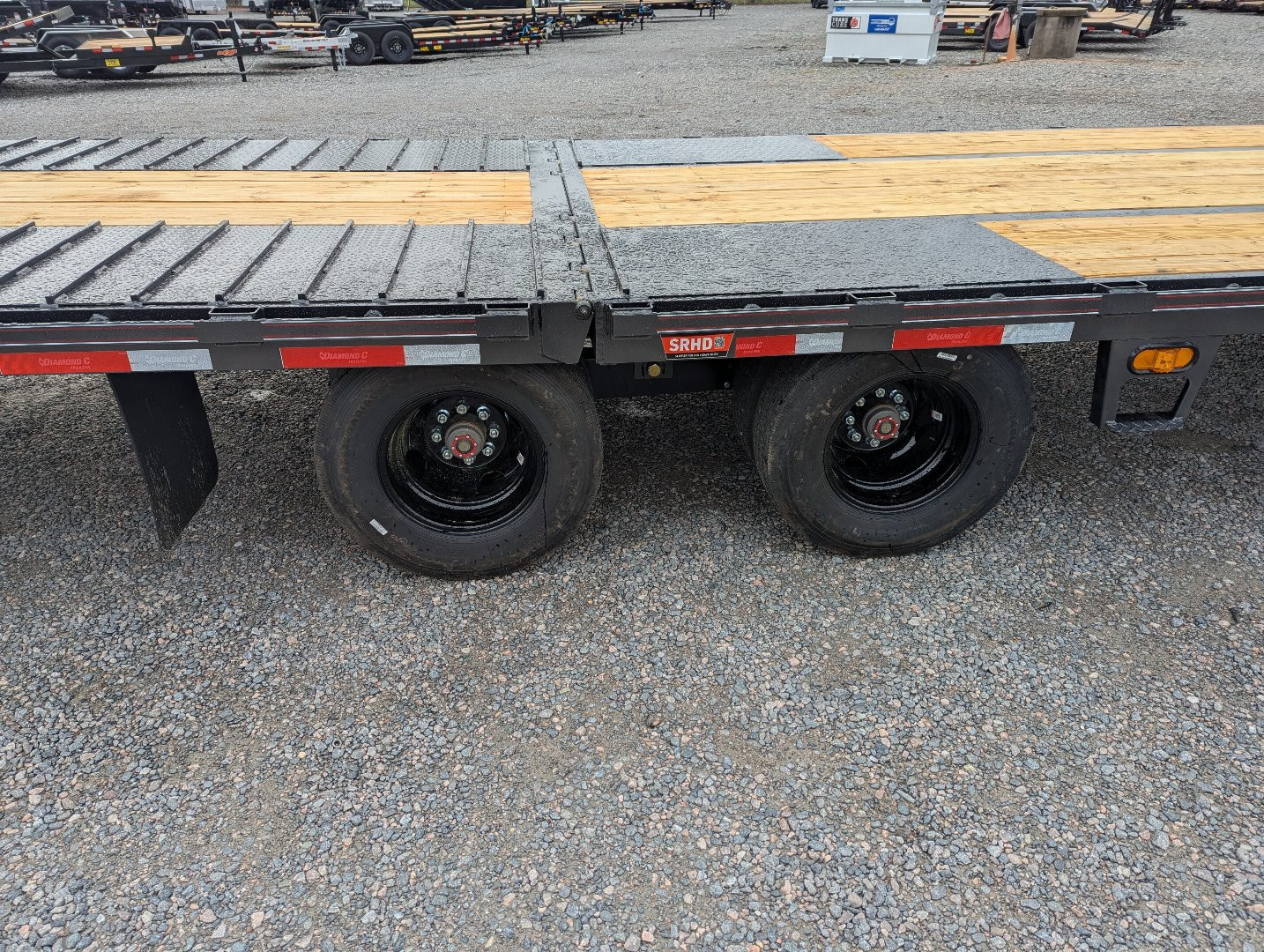 New 2025 Diamond C FMAX 210 32' Tandem Dual Wheel Gooseneck Trailer w/ Hydraulic Dovetail 25000 GVWR