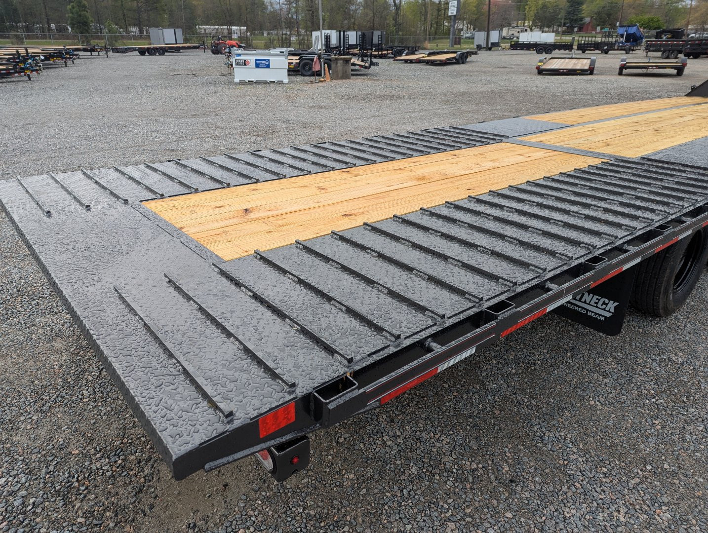 New 2025 Diamond C FMAX 210 32' Tandem Dual Wheel Gooseneck Trailer w/ Hydraulic Dovetail 25000 GVWR