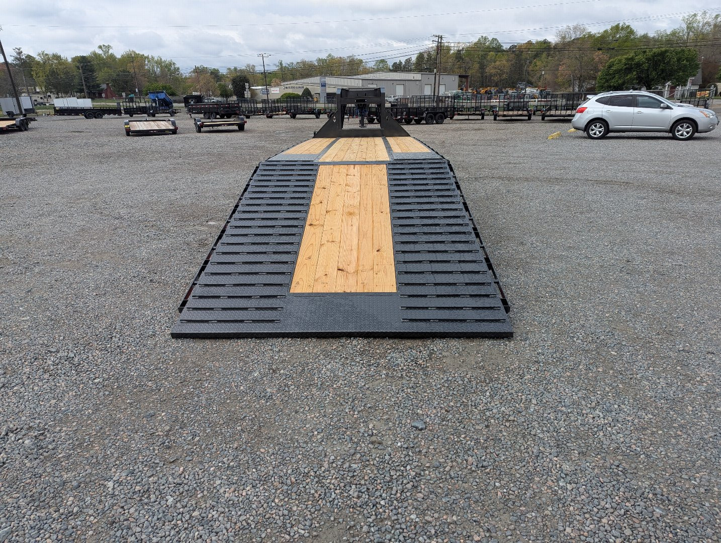 New 2025 Diamond C FMAX 210 32' Tandem Dual Wheel Gooseneck Trailer w/ Hydraulic Dovetail 25000 GVWR