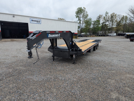 New 2025 Diamond C FMAX 210 32' Tandem Dual Wheel Gooseneck Trailer w/ Hydraulic Dovetail 25000 GVWR