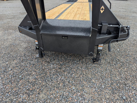 New 2025 Diamond C FMAX 210 32' Tandem Dual Wheel Gooseneck Trailer w/ Hydraulic Dovetail 25000 GVWR