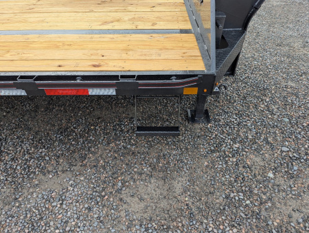 New 2025 Diamond C FMAX 210 32' Tandem Dual Wheel Gooseneck Trailer w/ Hydraulic Dovetail 25000 GVWR