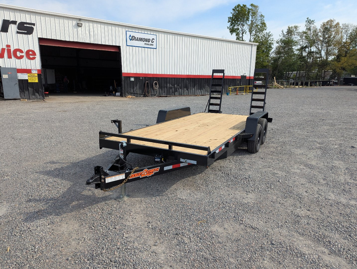 New 2025 Down 2 Earth Trailers 20ft 10K w/ Fold Up Ramps