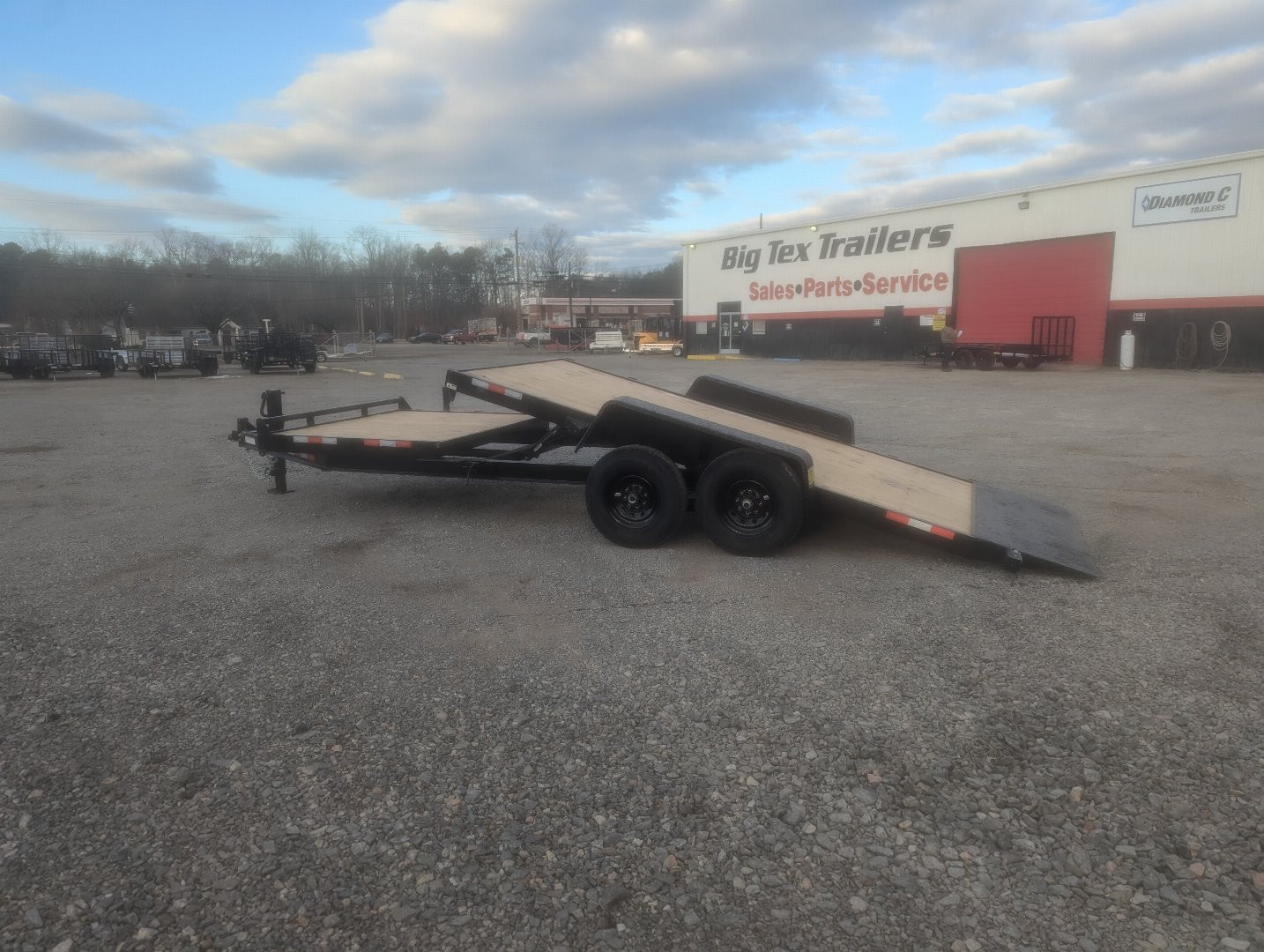 New 2025 Down 2 Earth Trailers 22ft 14K w/ Wood Deck Gravity Tilt Carhauler