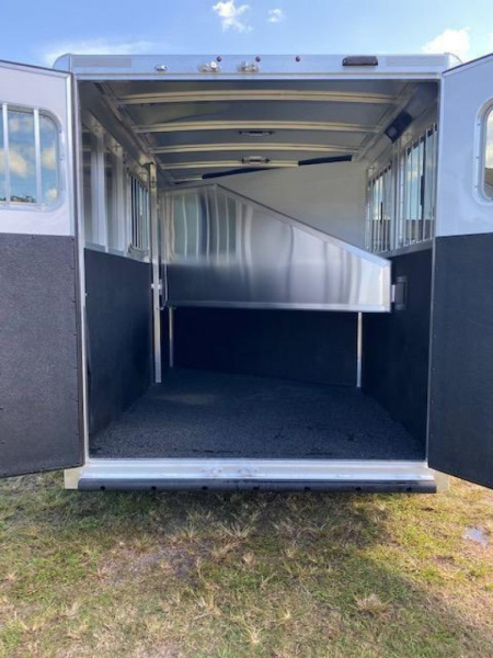 New 2025 Exiss EXPRESS SS EDITION Horse Trailer