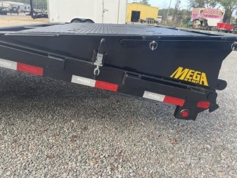 New 2025 Big Tex 35+5 22GN Gooseneck w/ Mega Ramps 23900 GVWR