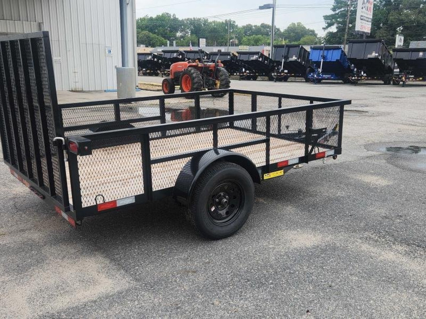 New 2024 Down 2 Earth Trailers 6x10 w/ 2ft Expanded Sides and Gate