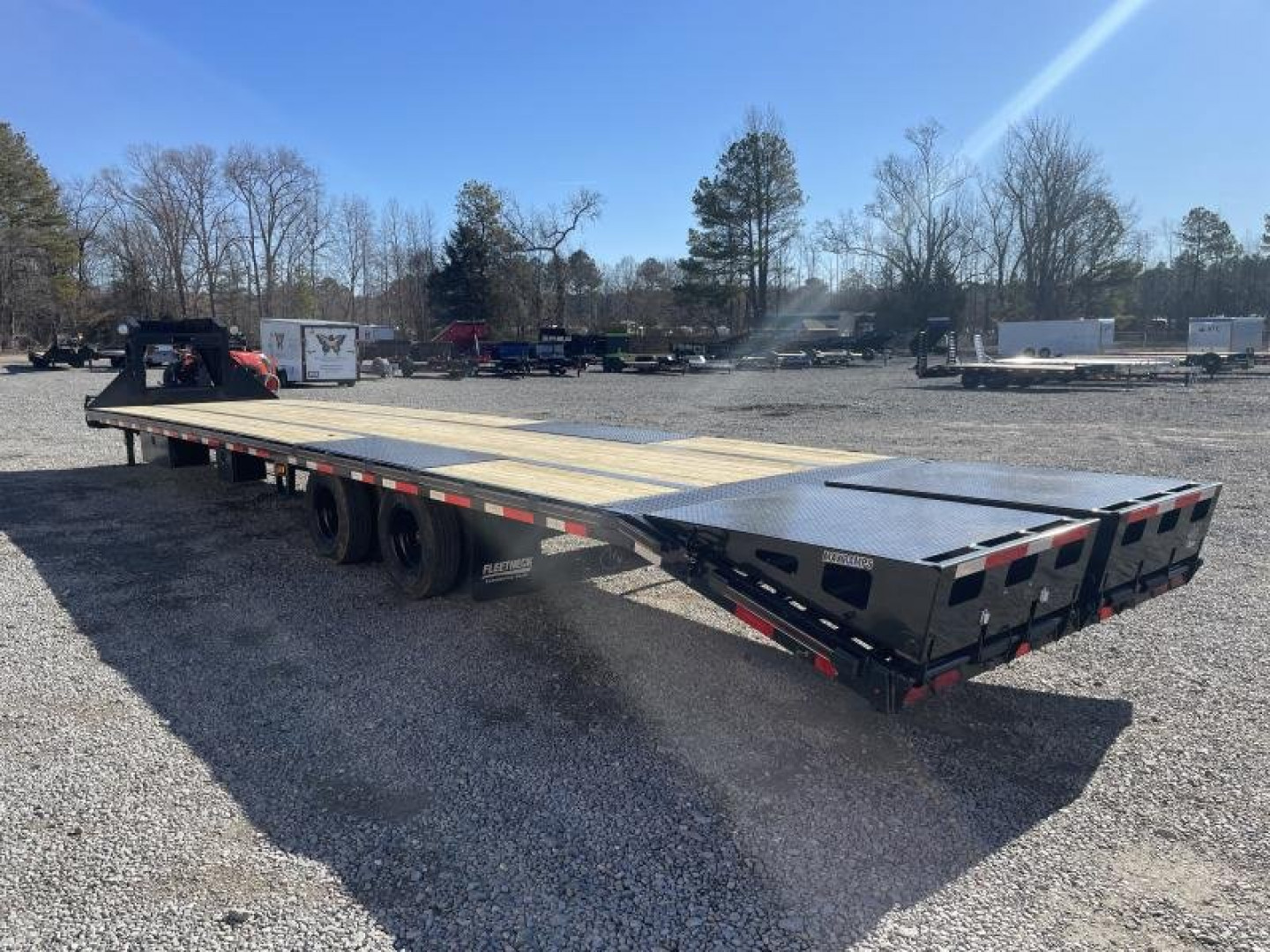 New 2024 Diamond C Trailers FMAX 212 40' Pacesetter Edition Tandem Dual Wheel Gooseneck Trailer w/ MAX Ramps 25900 GVWR