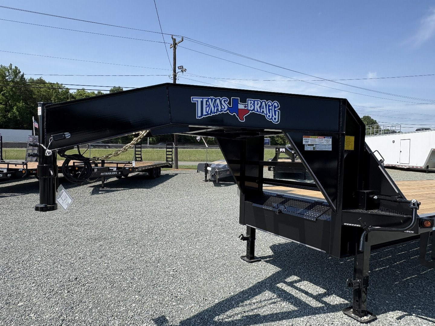 New 2024 Texas Bragg Trailers GN 20+5 14K Flatbed Trailer