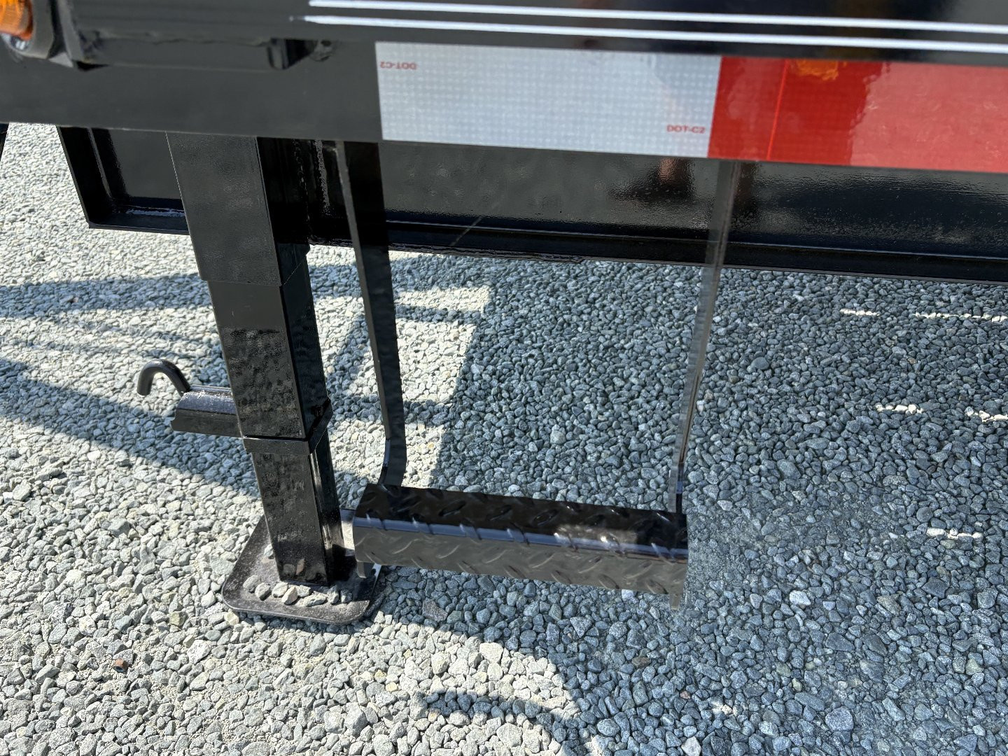 New 2024 Texas Bragg Trailers GN 20+5 14K Flatbed Trailer