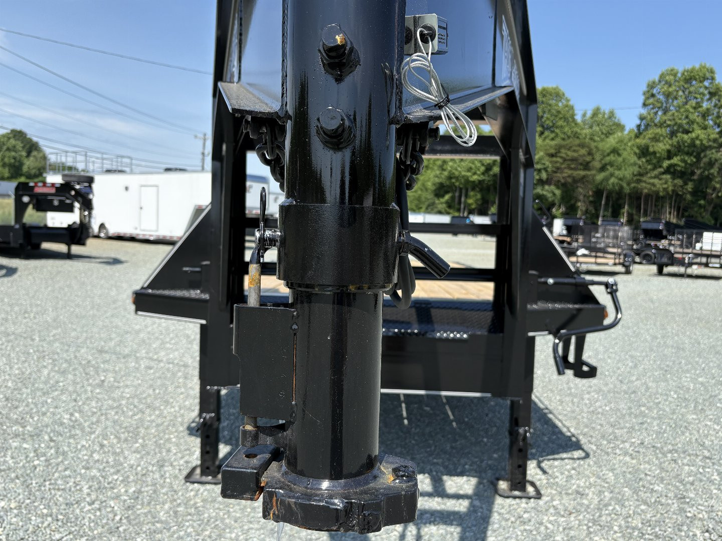 New 2024 Texas Bragg Trailers GN 20+5 14K Flatbed Trailer