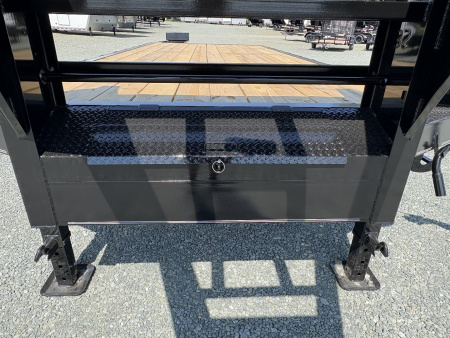 New 2024 Texas Bragg Trailers GN 20+5 14K Flatbed Trailer