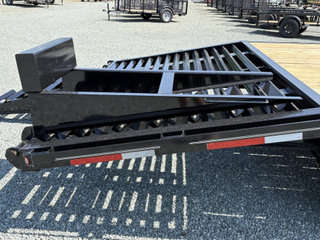 New 2024 Texas Bragg Trailers GN 20+5 14K Flatbed Trailer