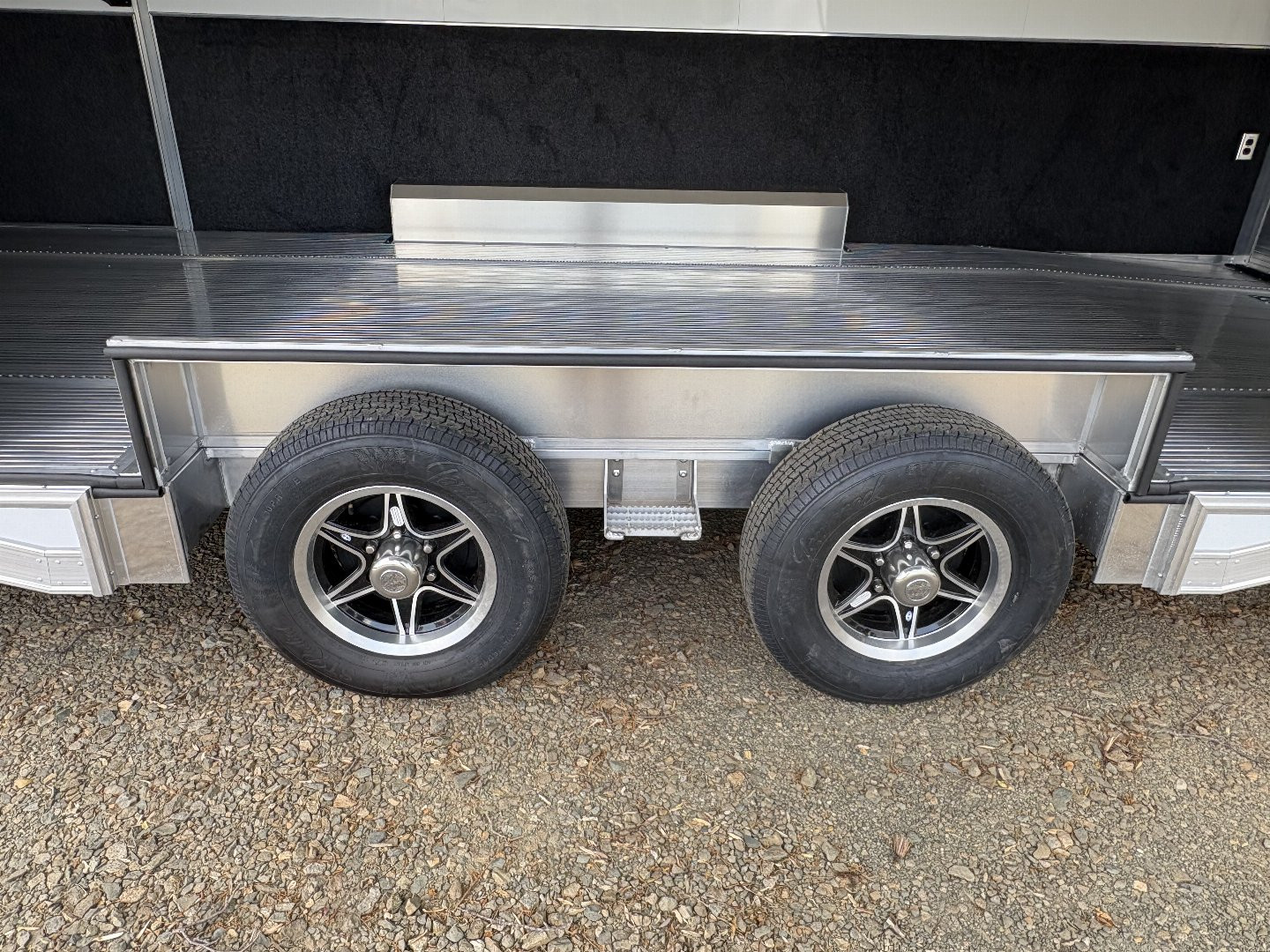 New 2025 inTech 8.5x24 10K Aluminum Loaded w/ Escape Door
