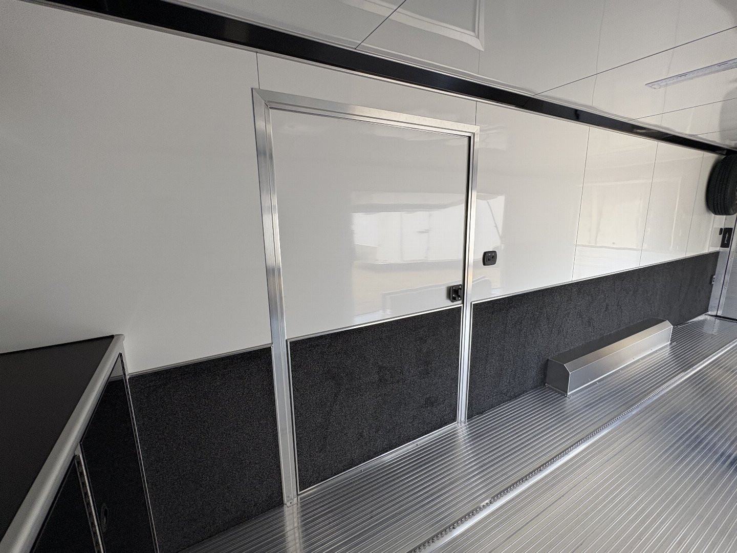 New 2025 inTech 8.5x24 10K Aluminum Loaded w/ Escape Door