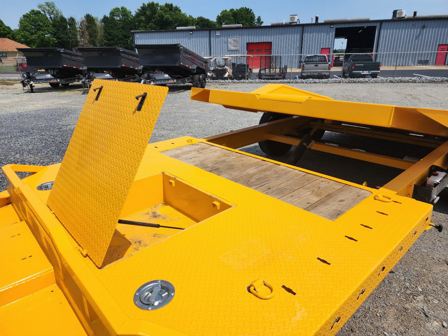 New 2025 RawMaxx GTX 22' 16K Gravity Tilt Trailer