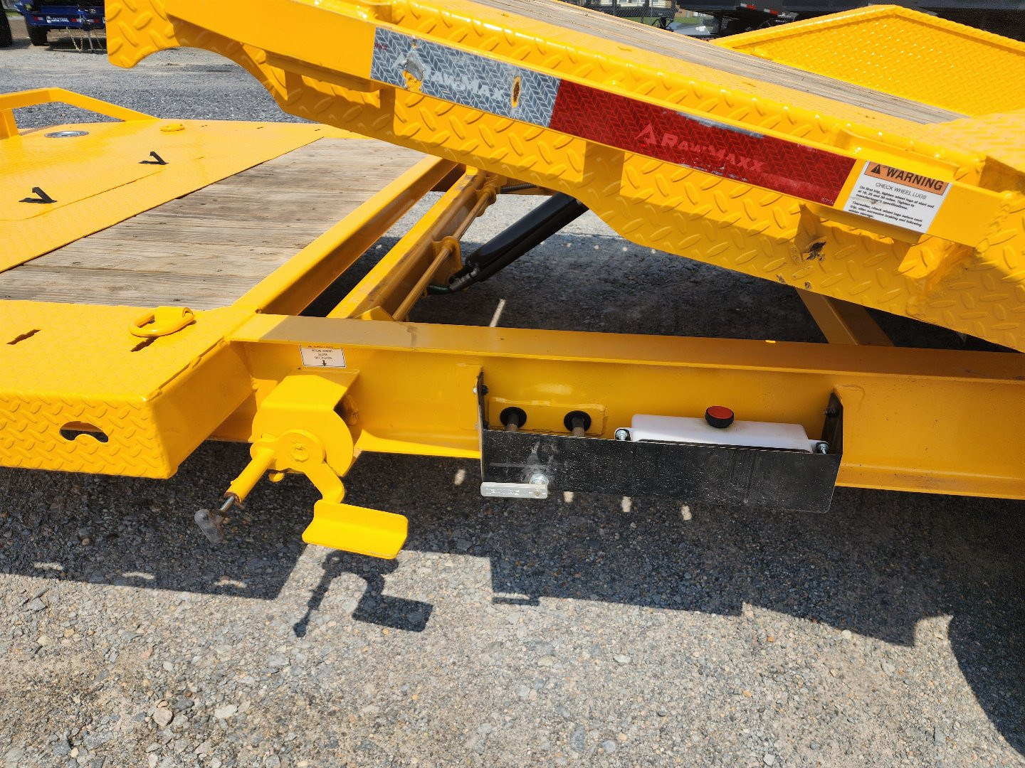 New 2025 RawMaxx GTX 22' 16K Gravity Tilt Trailer