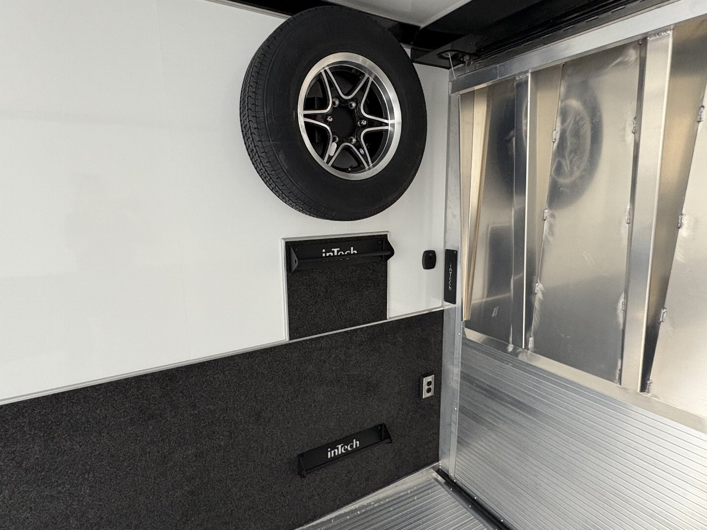 New 2025 inTech 8.5x24 10K Aluminum Loaded