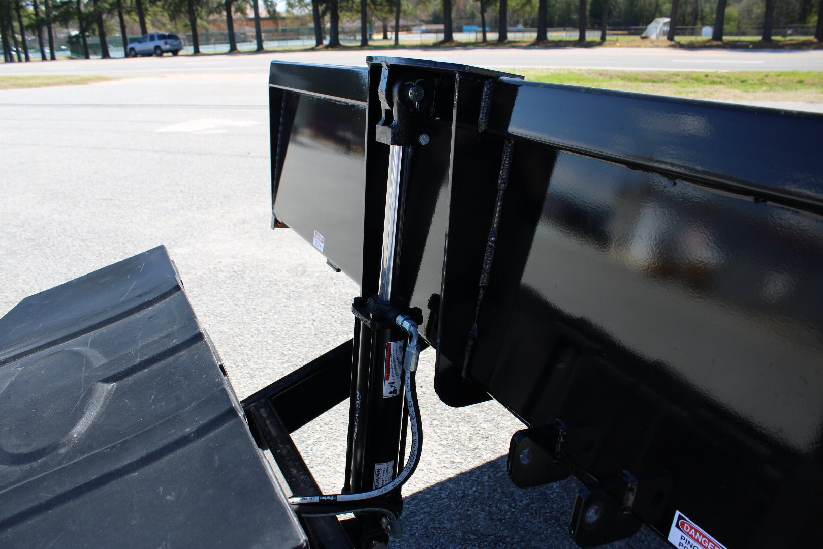 New 2025 MIDSOTA SL14 Equipment Trailer