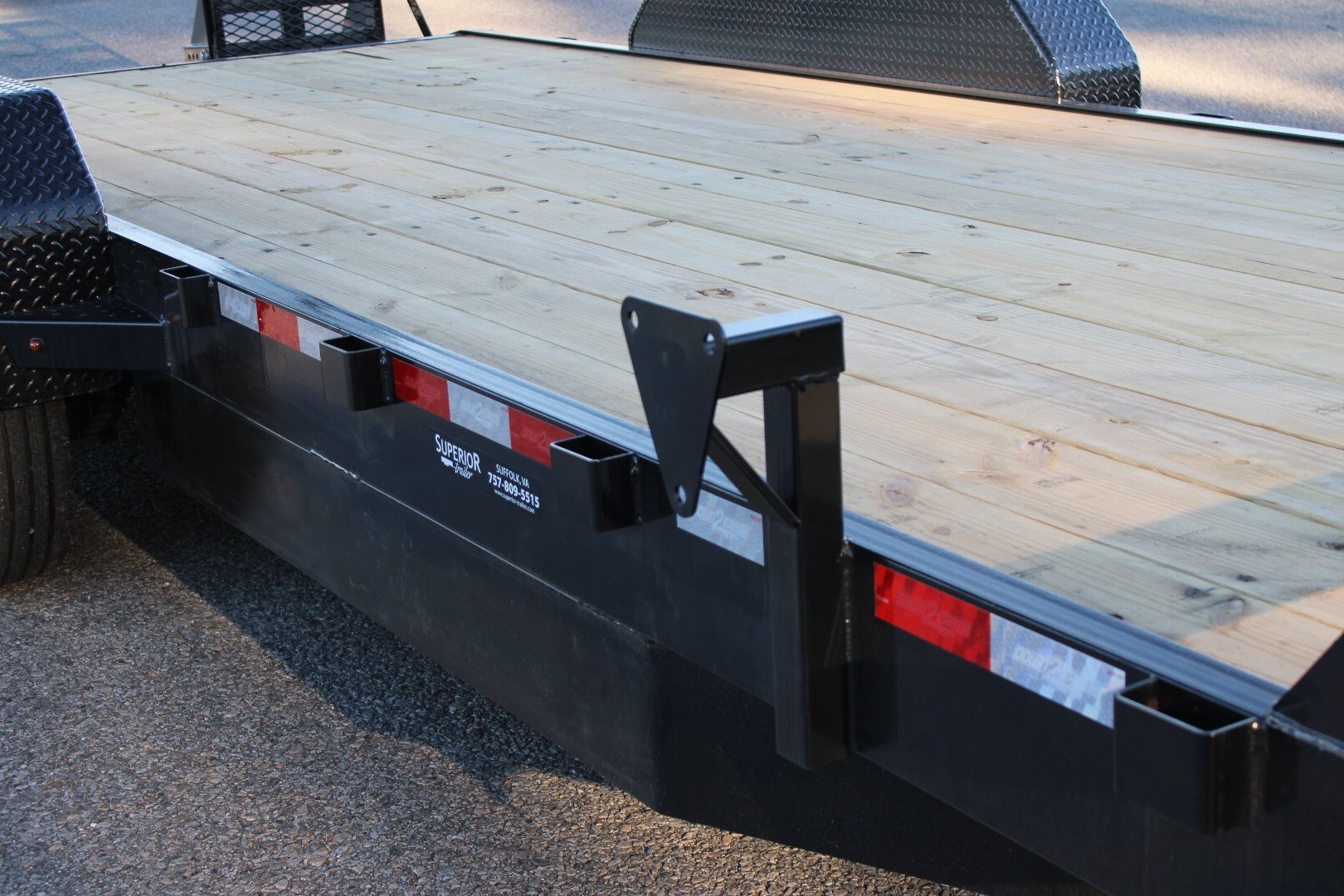 New 2025 Down 2 Earth 20ft 16K w/ Fold Up Ramps