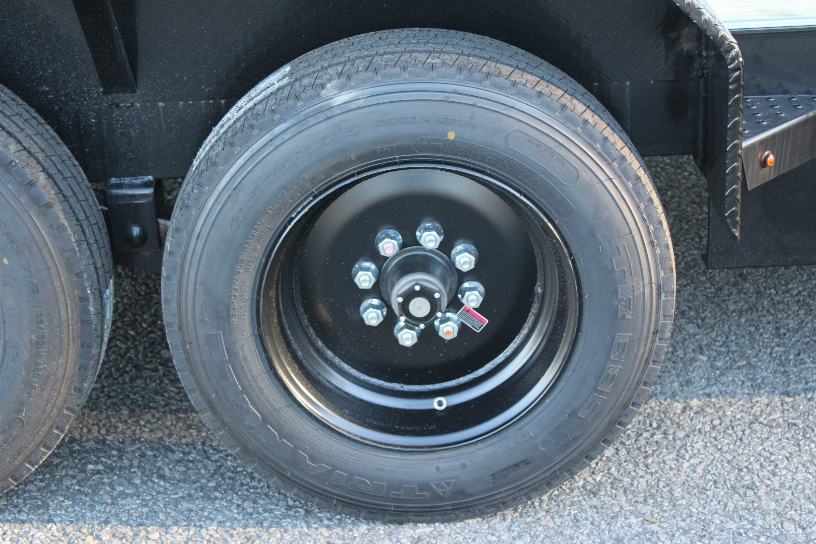 New 2025 Down 2 Earth 20ft 16K w/ Fold Up Ramps