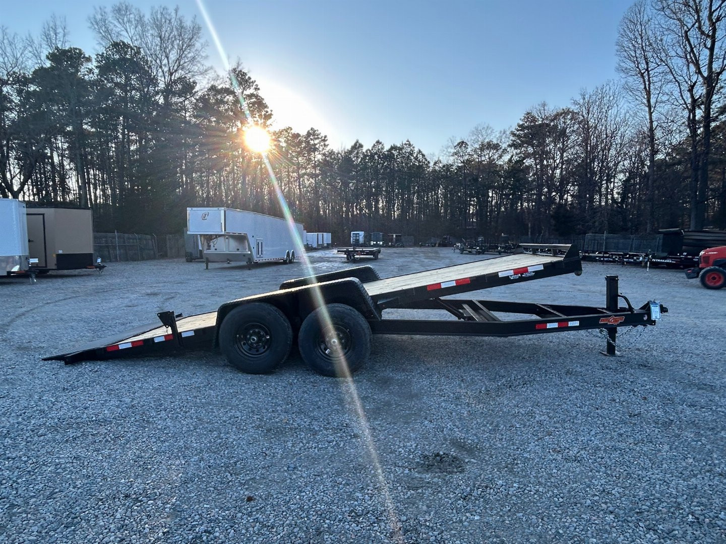 New 2025 Down 2 Earth 20ft 14K Tilt w/ Wood Deck