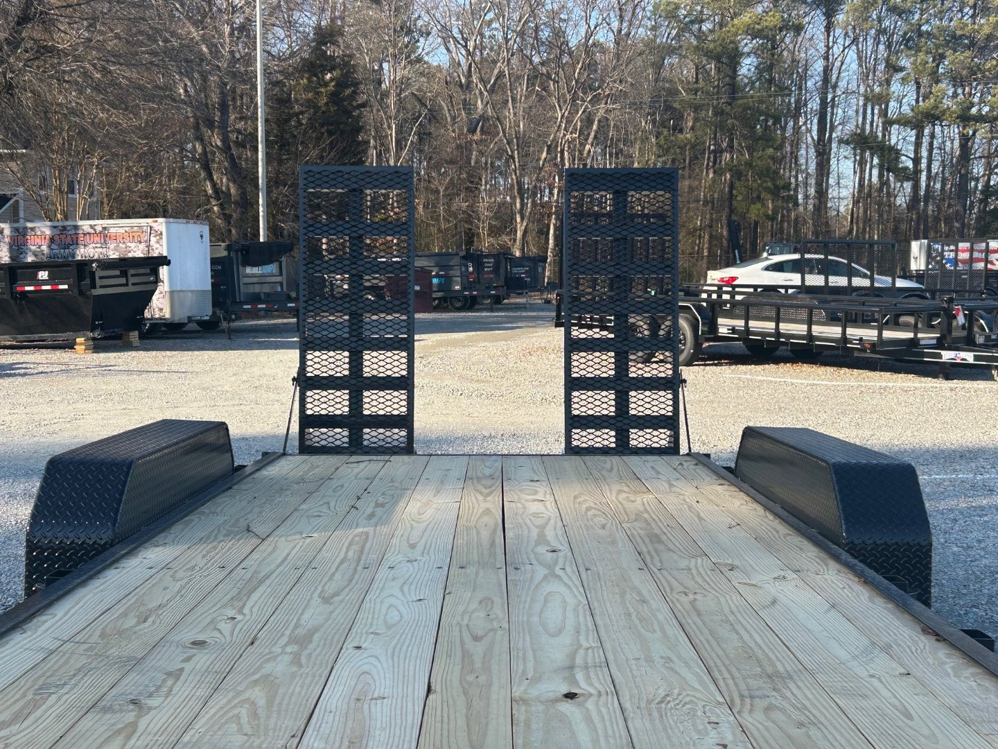 New 2025 Down 2 Earth 20ft 16K w/ Fold Up Ramps