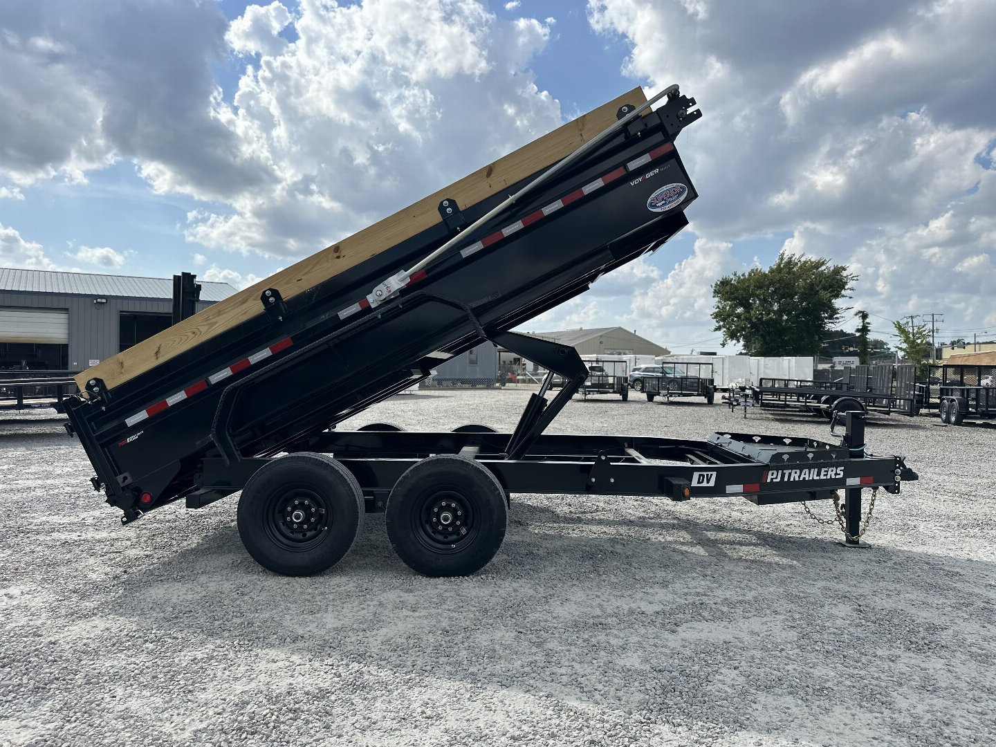 New 2025 PJ Trailers Voyager 7x14 14K Dump Trailer *plus an additional $500 Rebate*