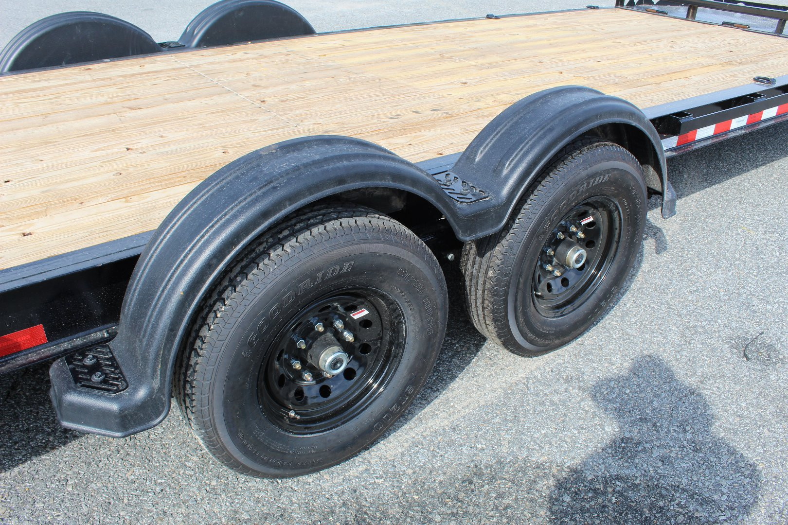 New 2025 PJ Trailers 20' EV 14K Equipment Trailer