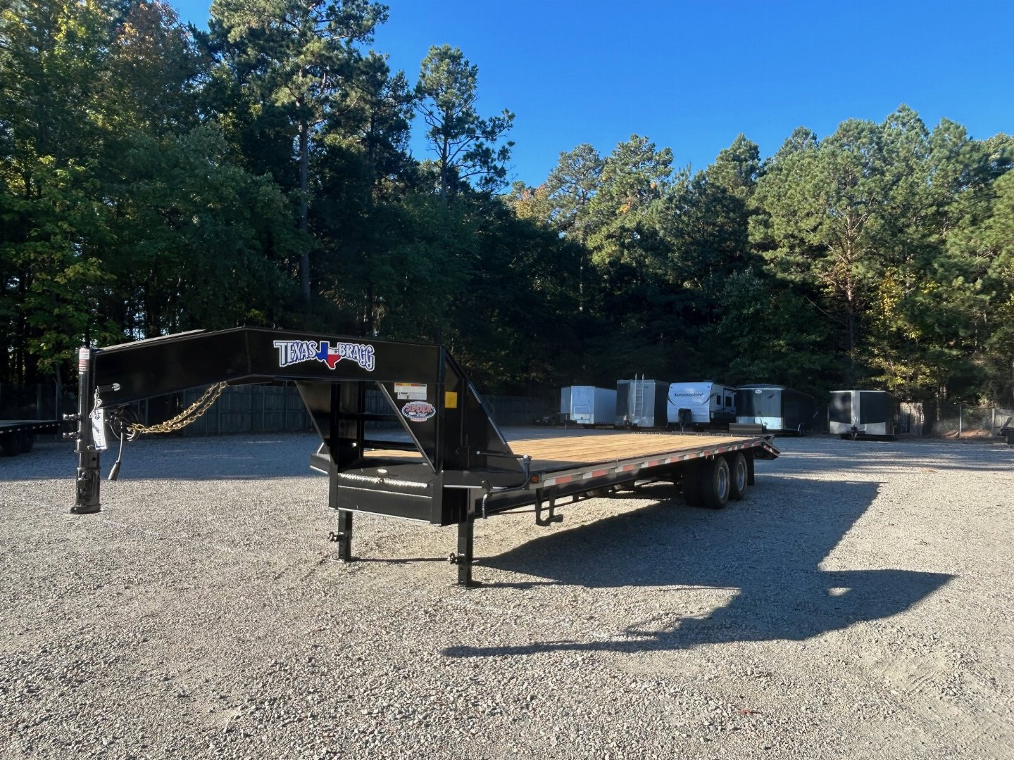 New 2025 TEXAS BRAGG TRAILERS GN 25+5 20K Flatbed Trailer