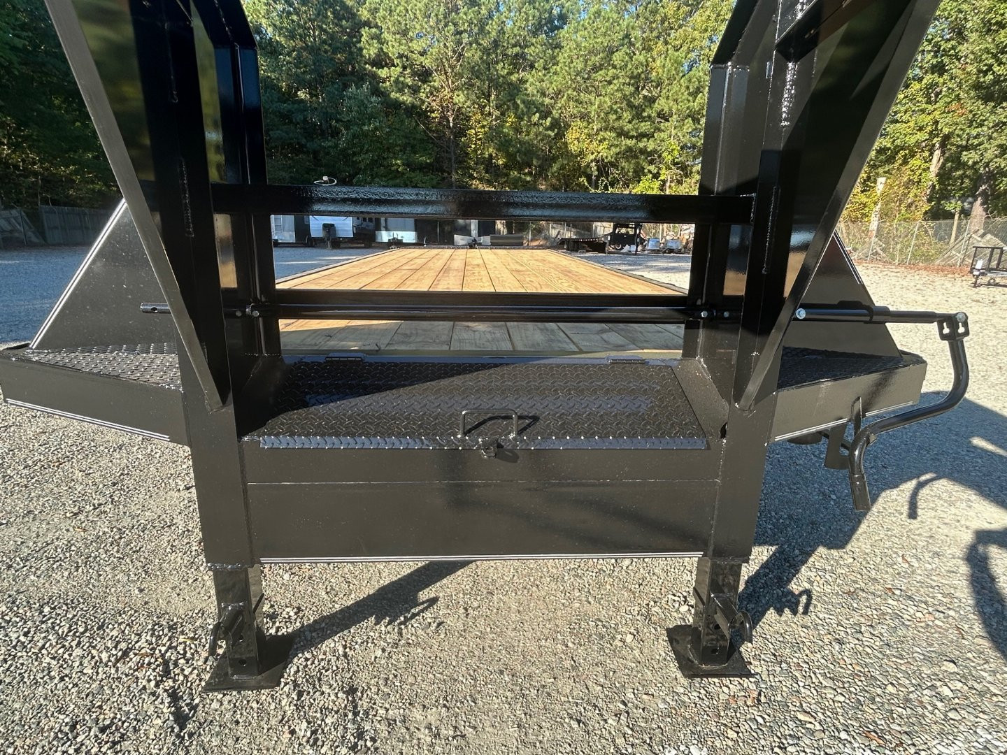 New 2025 TEXAS BRAGG TRAILERS GN 25+5 20K Flatbed Trailer