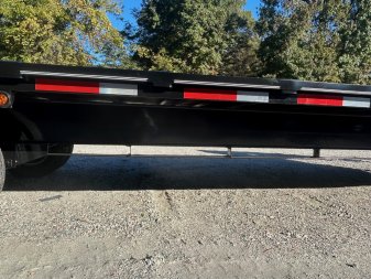 New 2025 TEXAS BRAGG TRAILERS GN 25+5 20K Flatbed Trailer