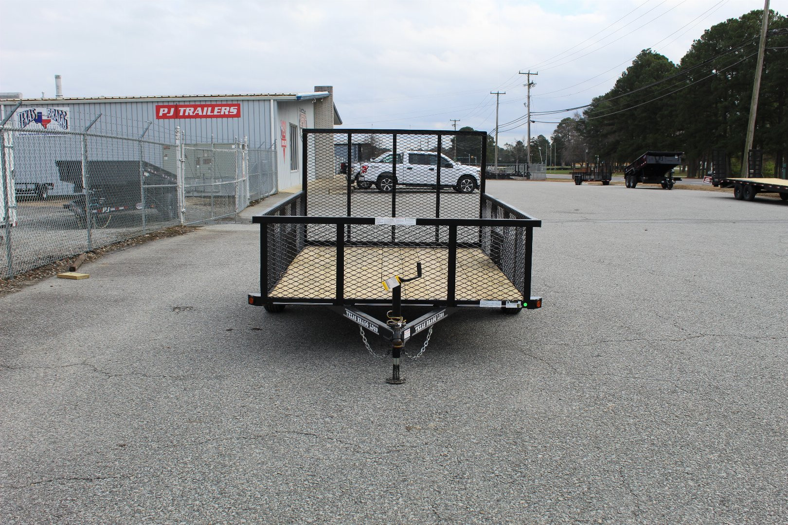 New 2024 TEXAS BRAGG TRAILERS 6x10LD w/ Gate and 2ft Expanded Sides Utility Trailer