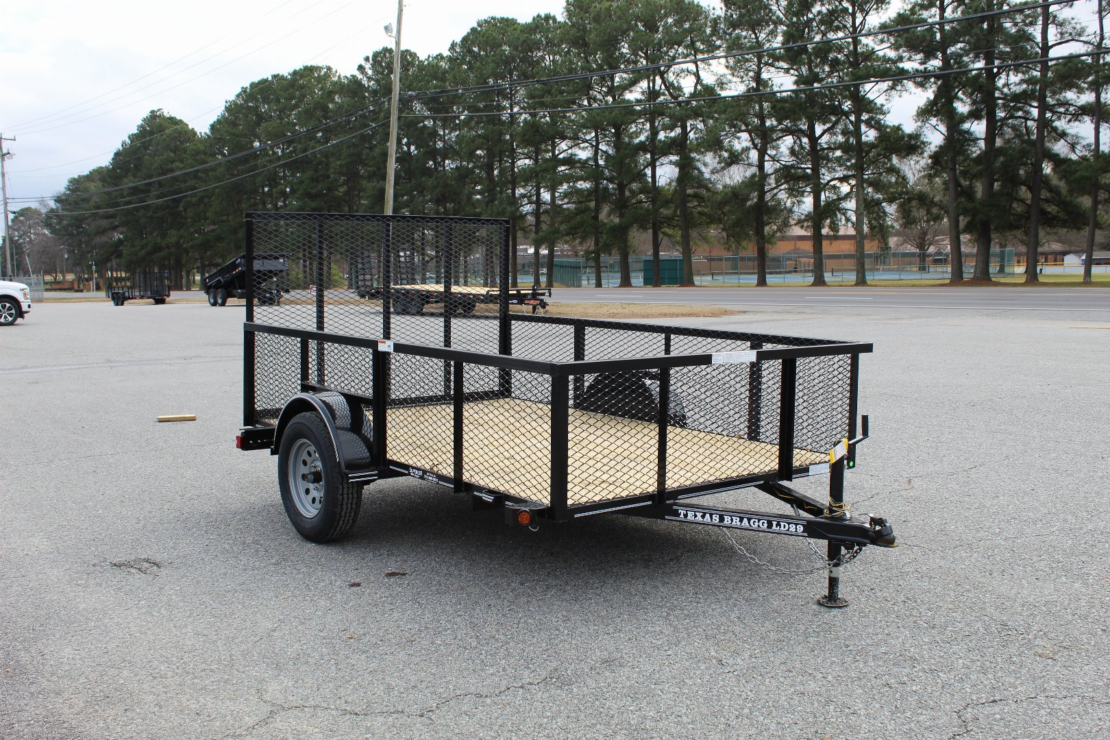 New 2024 TEXAS BRAGG TRAILERS 6x10LD w/ Gate and 2ft Expanded Sides Utility Trailer